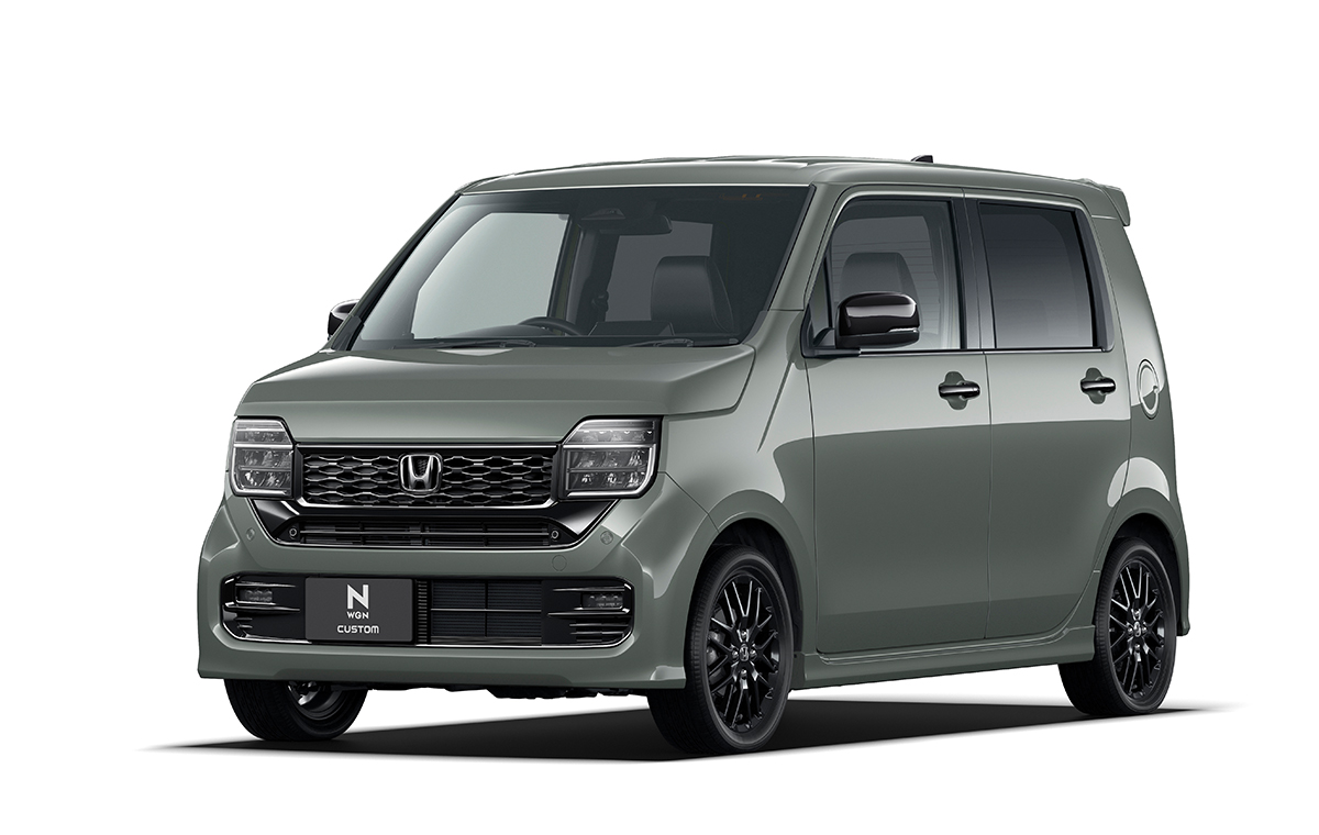 Photo : N-WGN CUSTOM L・ターボ 特別仕様車 BLACK STYLE（FF）ボディーカラーはボタニカルグリーン・パール